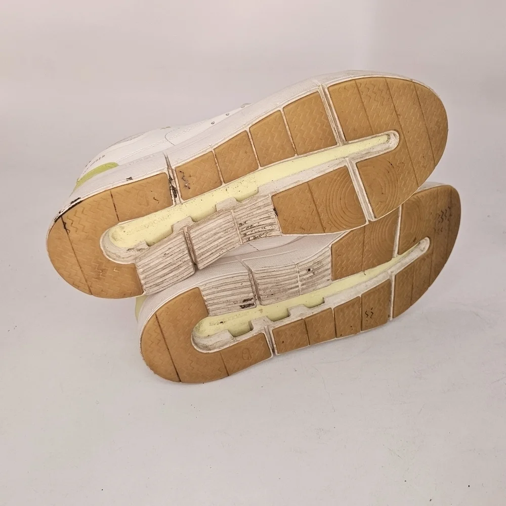 On The Roger Centre Court Womens Sneakers Size 7.5 White Limelight
